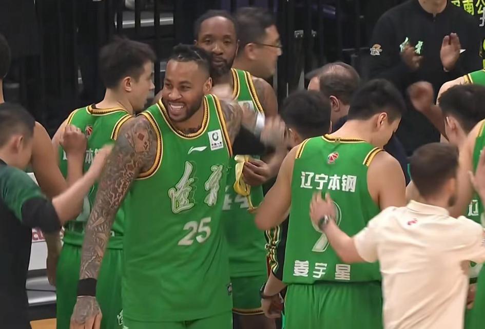 必赢体育官方入口-辽宁男篮完胜新疆，鄢手骐16分莫兰德17+12，阿不都沙拉木13分